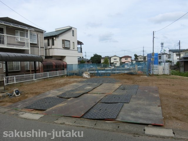 高津　売地の外観|高津　売地　実測41.59坪　公道面　建築条件なし　南側は隣地通路につき陽当り良好　開放的な立地　