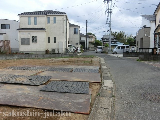 高津　売地の前面道路含む現地写真|公道面