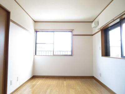 【洋室】 | カーサ・並塚Ａ | 2階南西洋室