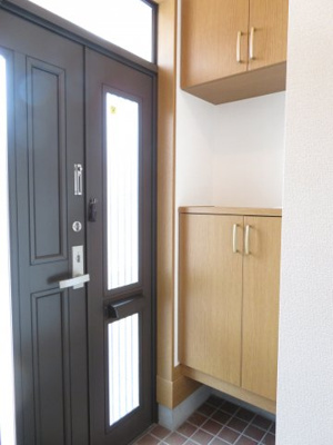 【玄関】 | カーサ・並塚Ａ | シューズボックスあり