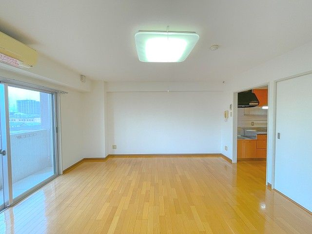 アスターハウスの洋室|落ち着いた色調の洋室です