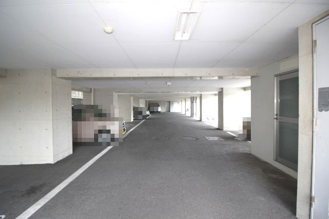アスターハウスの駐車場|駐車場に車を止められます