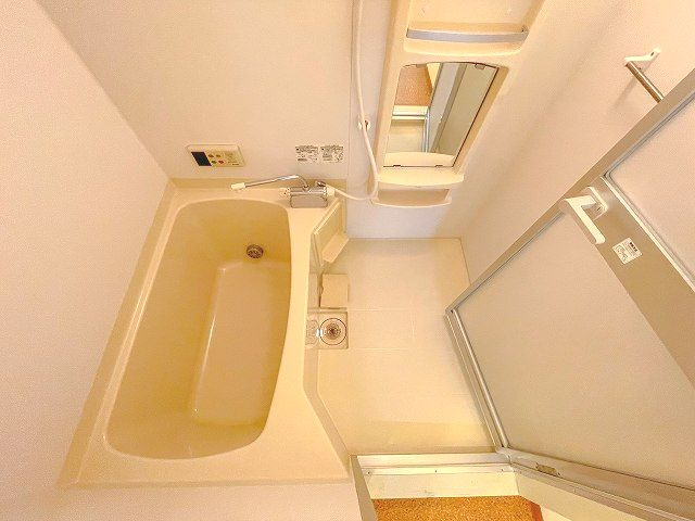 アスターハウスの浴室|コンパクトで使いやすいお風呂です