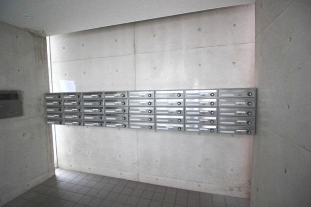 アスターハウスのエントランス|建物の内部です