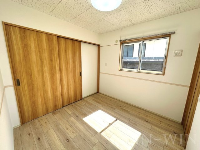 IW SUMIKA Bの洋室