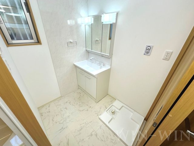 IW SUMIKA Bの洗面所