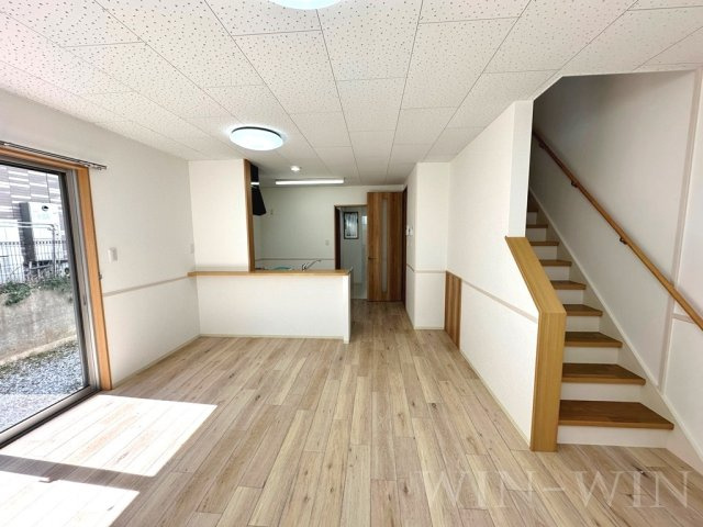 IW SUMIKA Bの居間・リビング