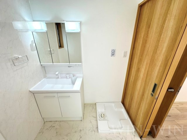 IW SUMIKA Bの洗面所