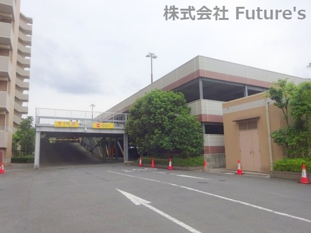 レヴィール八潮グランステージの駐車場|1住戸1台無償駐車場付きです。