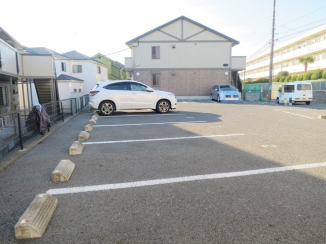 【駐車場】 | コモド八ヶ崎 Ａ・Ｂ
