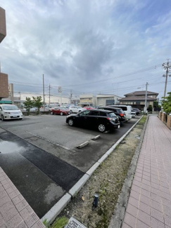 【駐車場】