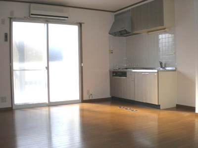 【居間・リビング】 | アピオン前九年Ⅰ | １２．５帖　エアコン付き