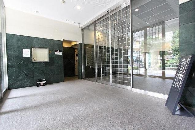 パレステュディオ新宿御苑のエントランス|パレステュディオ新宿御苑