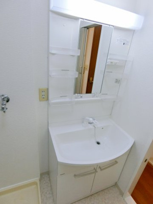 【独立洗面台】 | フォレスト1 | 独立洗面台で身支度をすべて済ませてしまいましょう