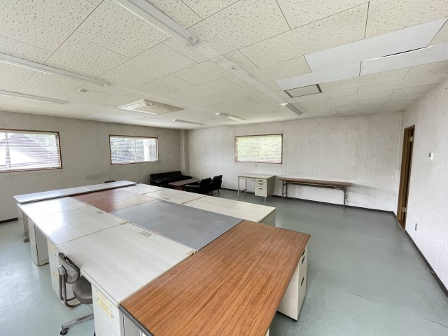 千旦林事務所・倉庫|2階事務室①