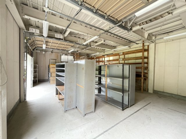 千旦林事務所・倉庫のその他|1階資材置き場