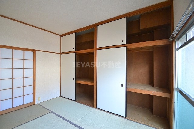 ロイヤルビューの収納