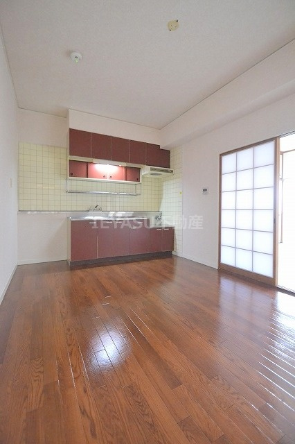 ロイヤルビューの居間・リビング