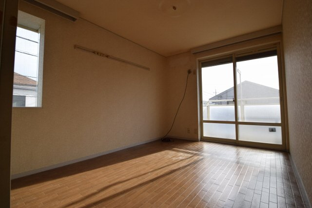 グランディール夏見台の居間・リビング|エアコン一基付きます☆