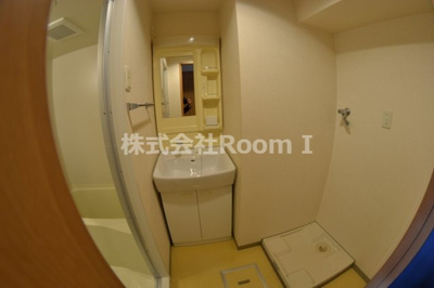 【独立洗面台】 | ブランクレール谷町 | 朝の支度にも助かる、独立の洗髪洗面化粧台