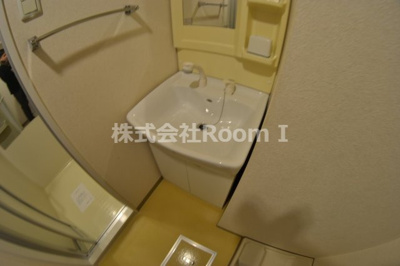【洗面所】 | ブランクレール谷町 | 明るい洗面所です