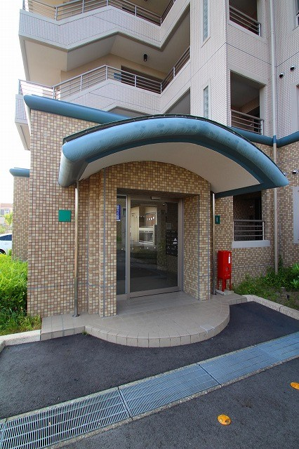 サンハイツ中央台I棟のエントランス|毎日通るエントランスはこのようになっています