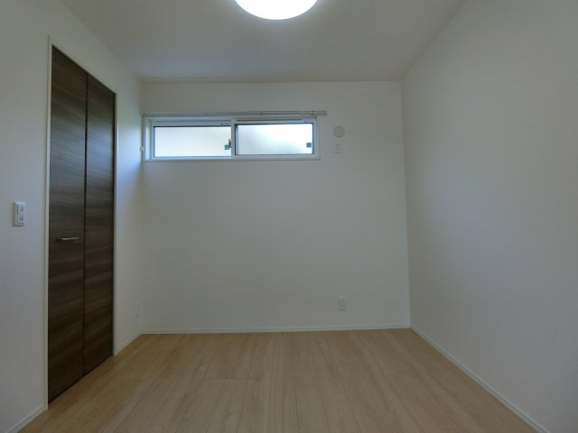 フォンテーヌ目久美の洋室