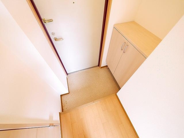 エクセレント天理の玄関|シューズボックスで靴が整頓できます