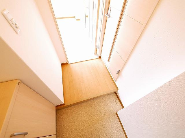 エクセレント天理の玄関|明るい玄関です