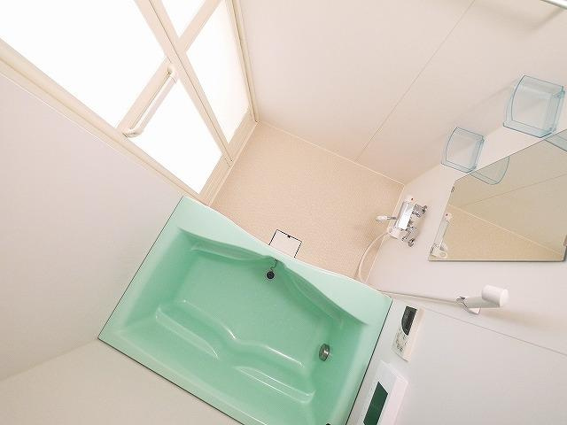 エクセレント天理の浴室|テレビ付きなので入浴時間を楽しめます