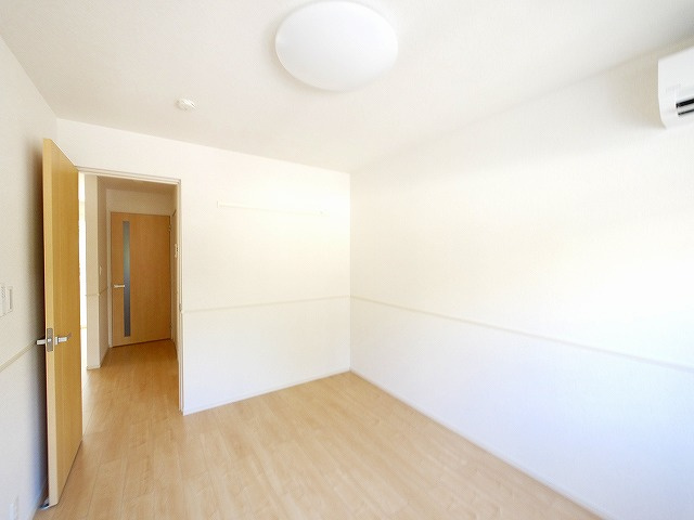 メゾン　エトワールⅡの洋室|使い勝手のいい洋室です