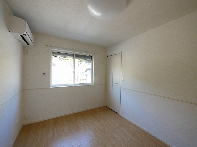 メゾン　エトワールⅡの洋室|落ち着いた色調の洋室です