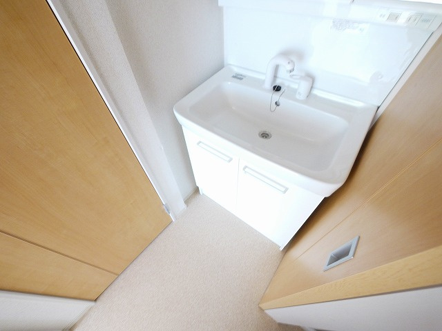 メゾン　エトワールⅡの洗面所|忙しい朝には欠かせない洗面所です