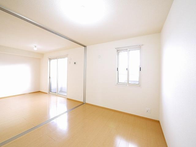 グランディール（青野町）の洋室|落ち着いた色調の洋室です