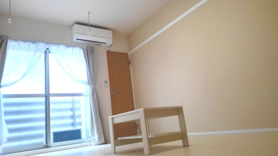 【居間・リビング】 | あんてれっせ | 2面採光のお部屋です