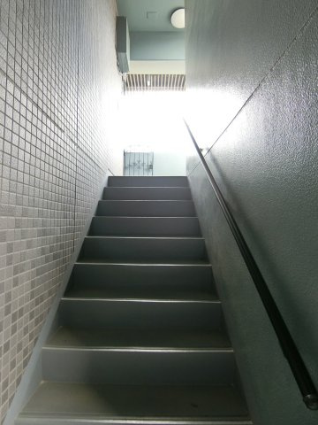 1989-BLDのエントランス