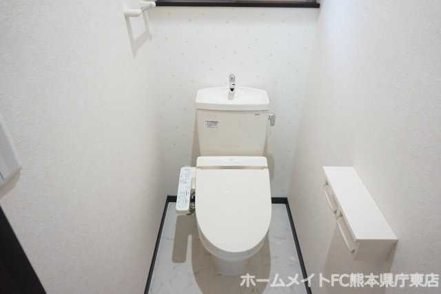 熊本市東区錦ケ丘のアパートのトイレ