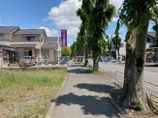 【前面道路含む現地写真】