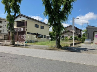 【前面道路含む現地写真】