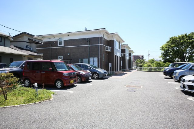 プリムラプレッソの駐車場