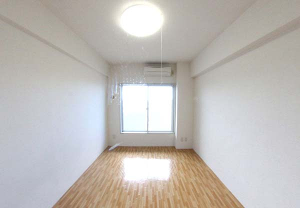 グレースパレMAEDAの居間・リビング|ゆったりとした居間です