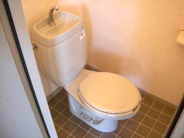 ウィンディアコスモスAのトイレ|ゆったりとした空間のトイレです