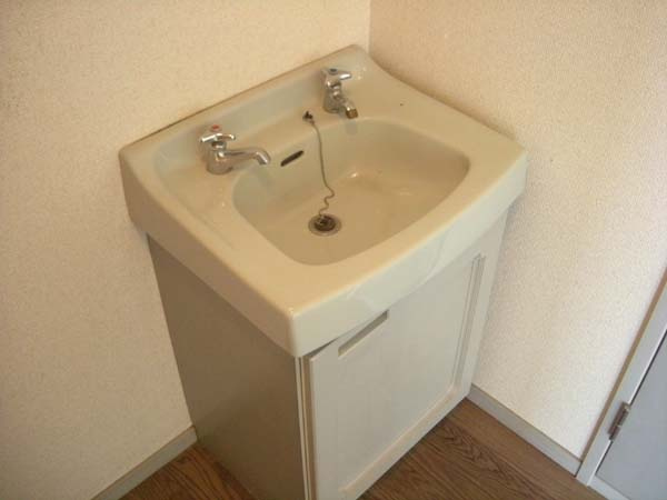 ウィンディアコスモスAの洗面所|コンパクトで使いやすい洗面所