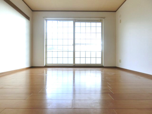 サンライズの洋室