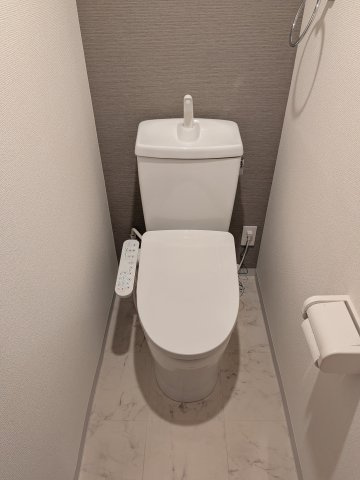 【トイレ】 | カーサ・ナビオプェンテ | キレイな個室空間です