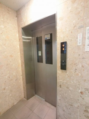 【その他共用部分】 | クリオ黄金町壱番館 | お買い物時やベビーカーの出し入れに便利なエレベーター付です。