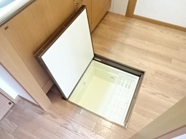 ディープ・アートの収納|床下収納