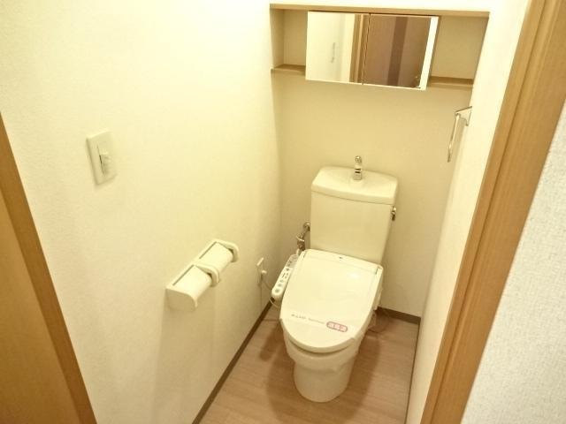 ディープ・アートのトイレ|シャワー付トイレ