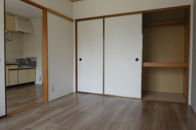 プレジールモリの居間・リビング