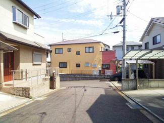 【前面道路含む現地写真】